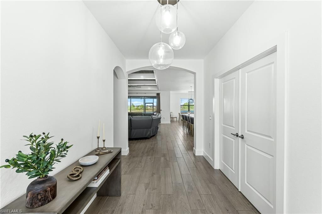 Interior, Pendant Lights, Wood Texture Flooring