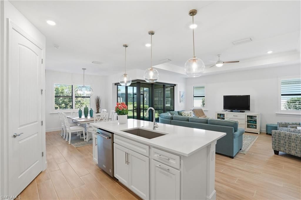 Dining room, Interior, Kitchen, Living room, Pendant Lights, Recessed Lighting, Wood Texture Flooring