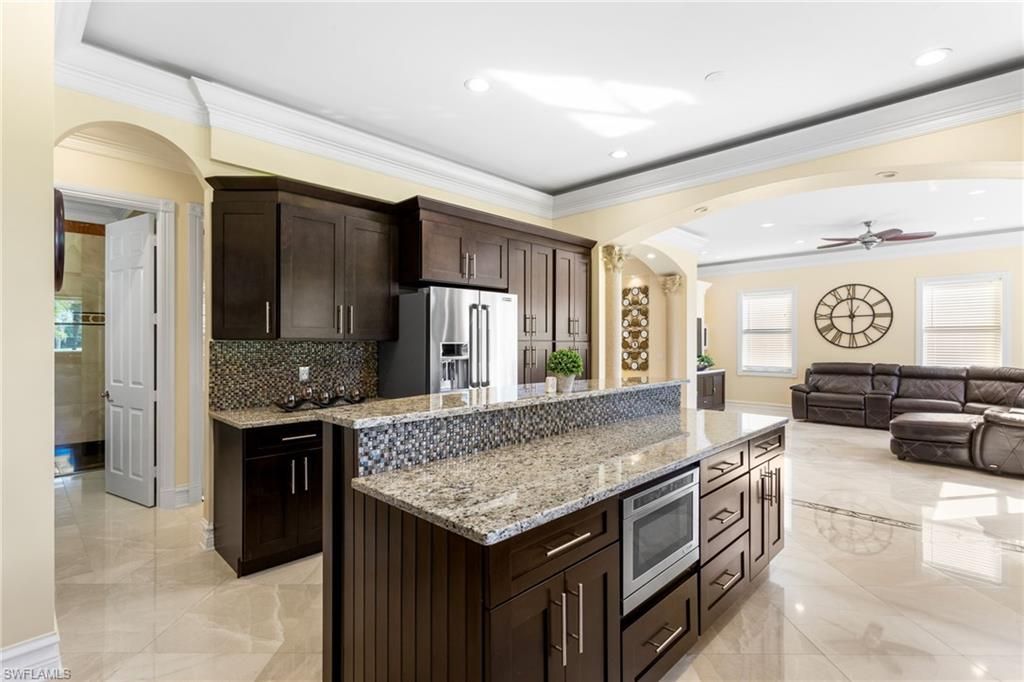 Interior, Kitchen, Living room, Recessed Lighting, Stainless Steel Appliances