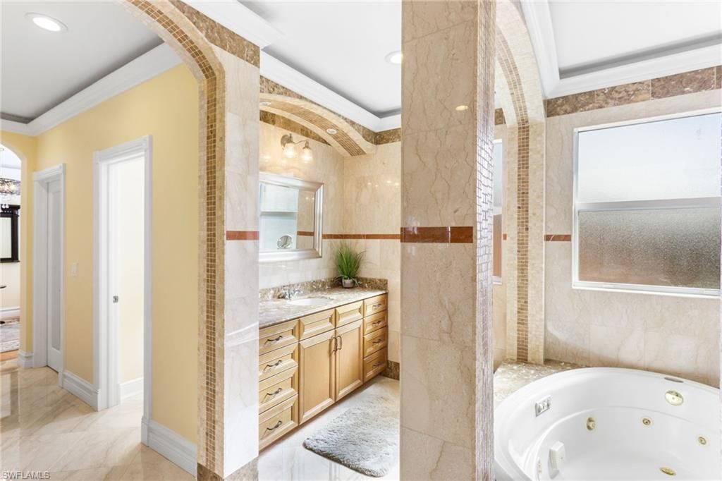 Bathroom, Interior, Recessed Lighting