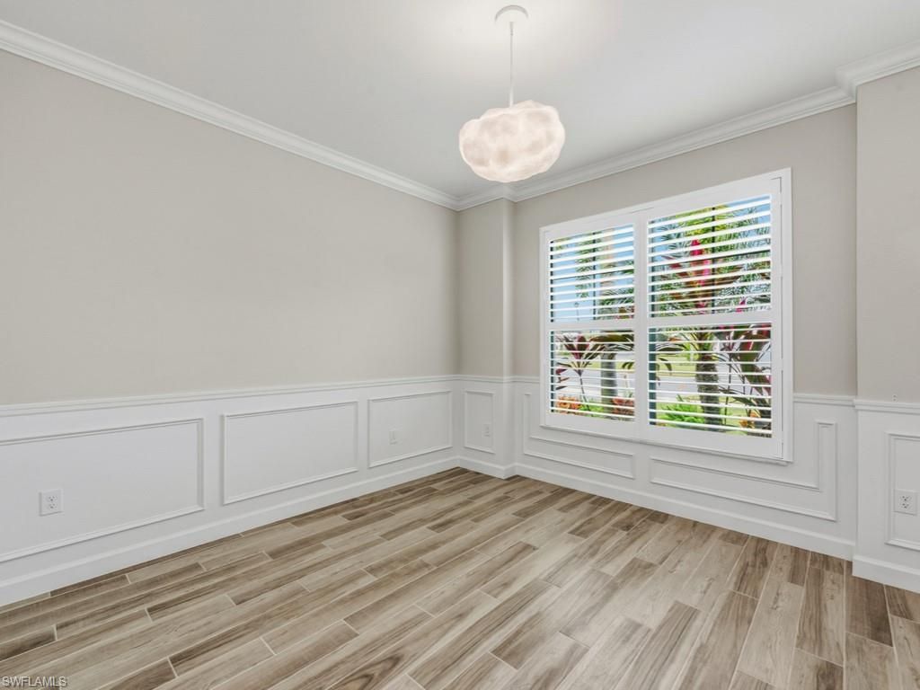 Empty room, Interior, Pendant Lights, Wood Texture Flooring