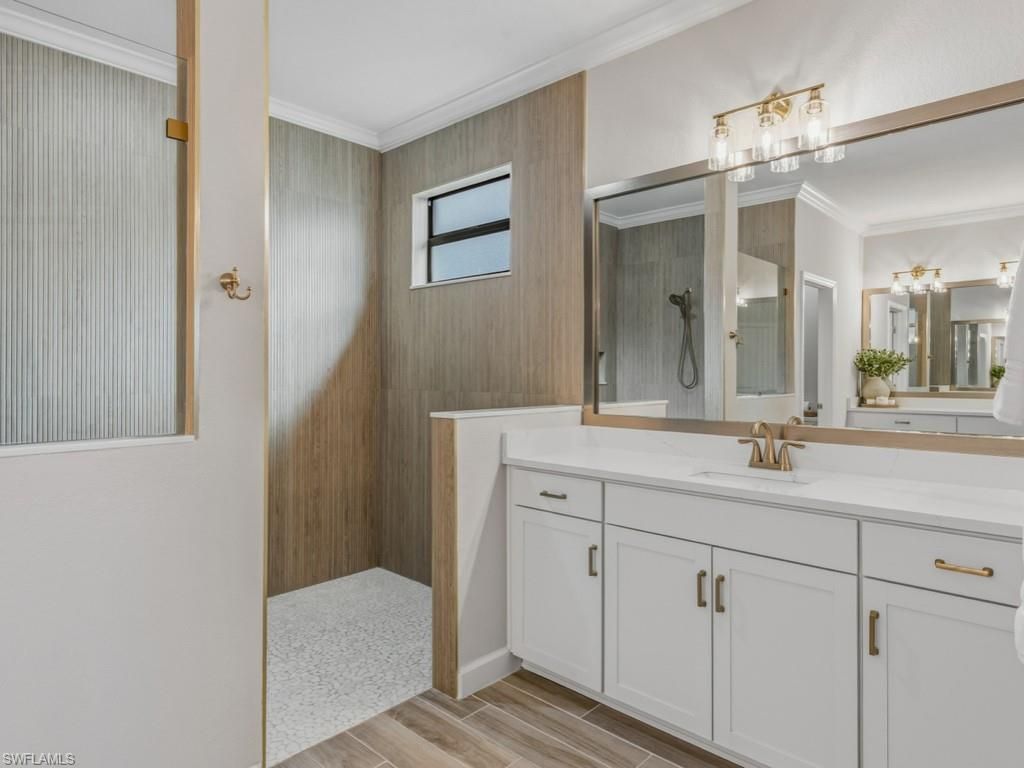 Bathroom, Dual Sink Vanities, Interior, Wood Texture Flooring