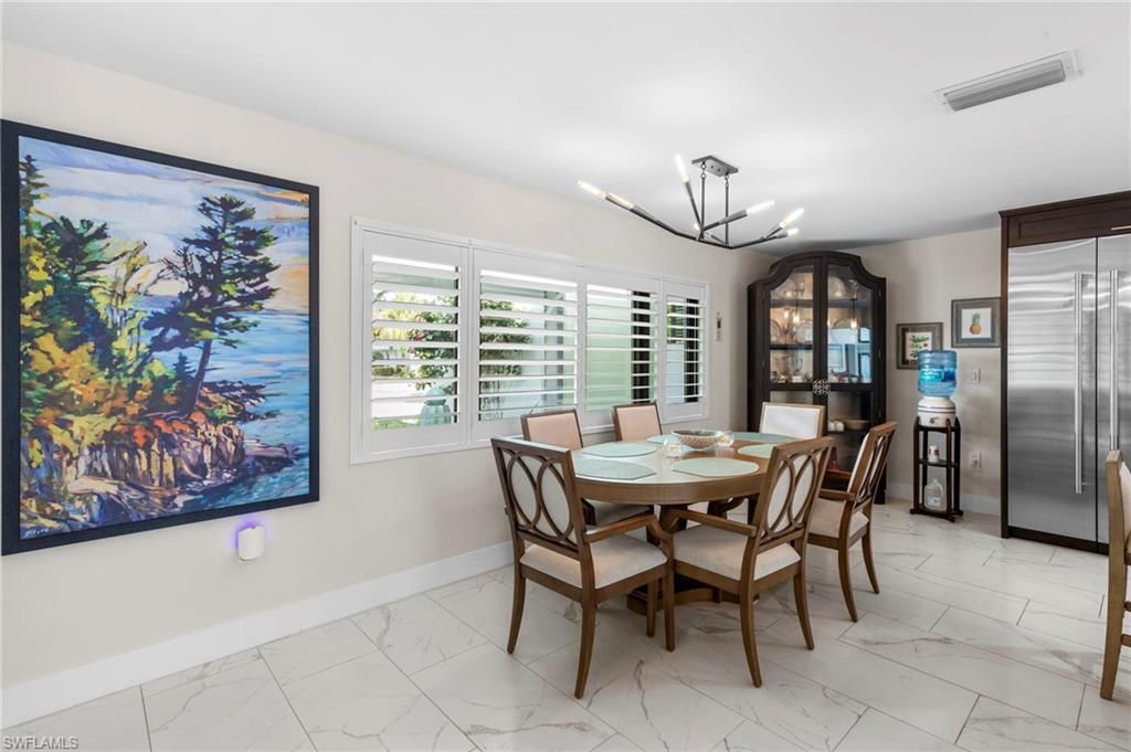 Chandelier, Dining room, Interior, Marble, Pendant Lights