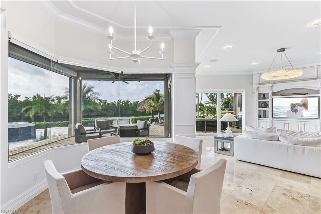 Chandelier, Dining room, Interior, Living room, Pendant Lights, Recessed Lighting