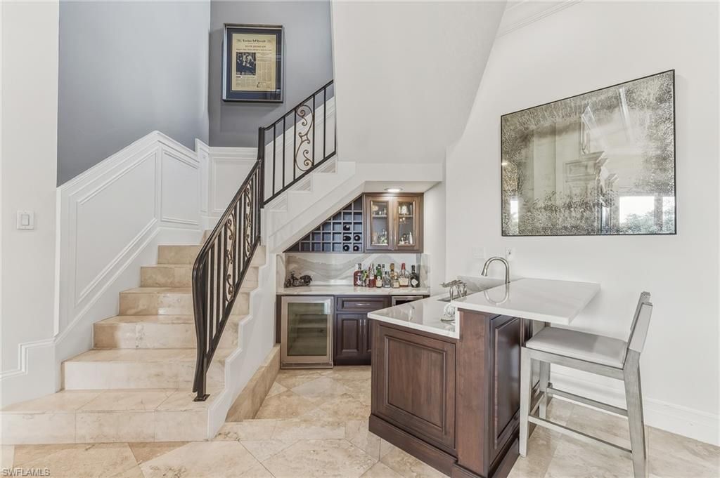 Dining room, Interior