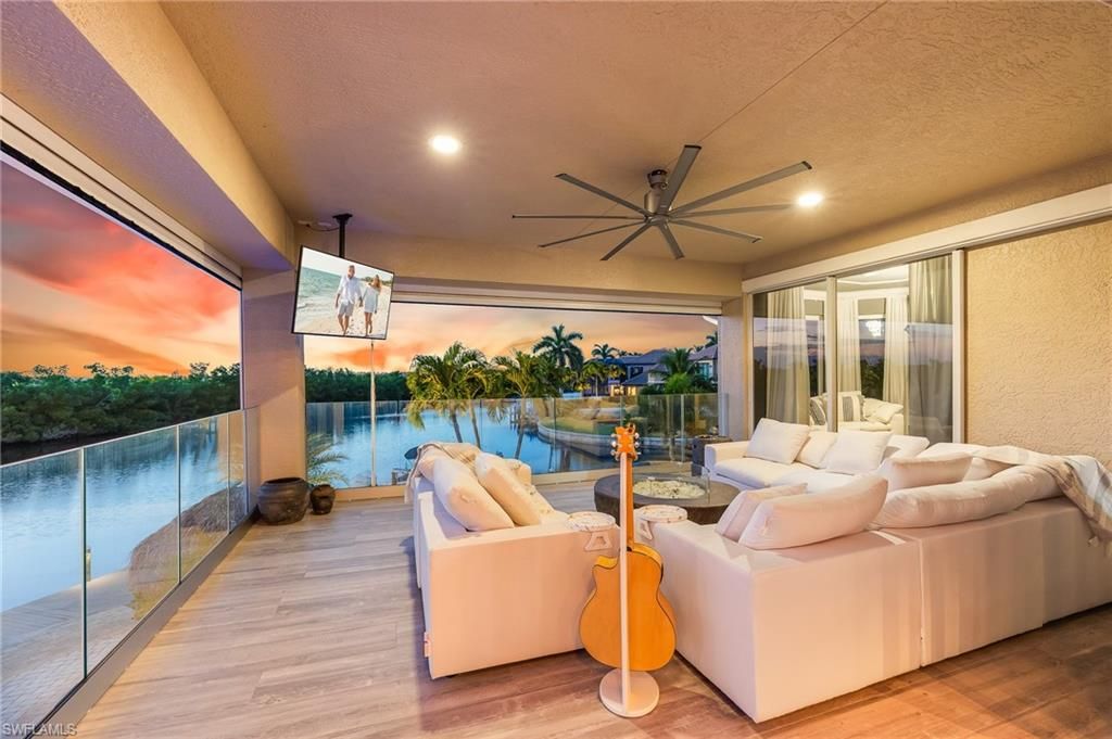 Interior, Living room, Recessed Lighting, Water, Wood Texture Flooring