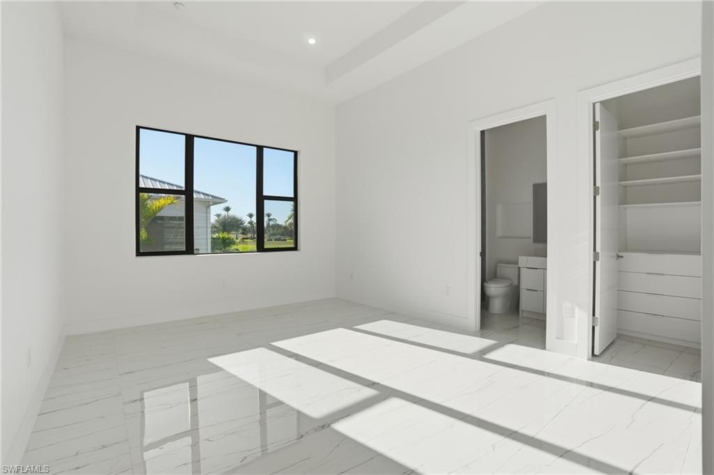 Bathroom, Empty room, Interior, Marble, Recessed Lighting