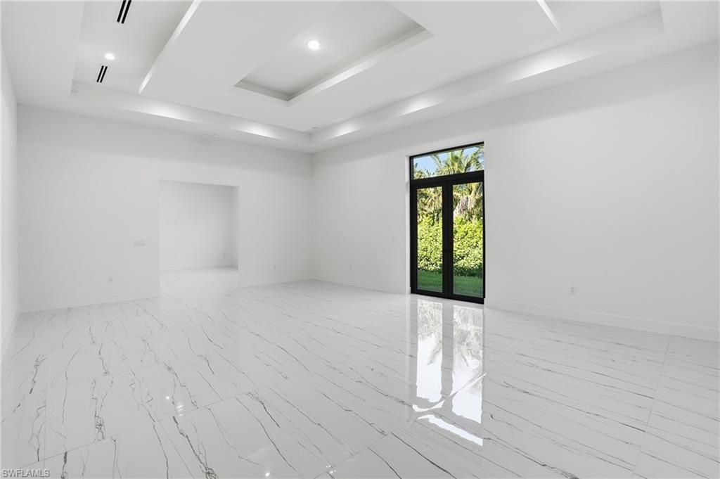 Empty room, Interior, Marble, Recessed Lighting