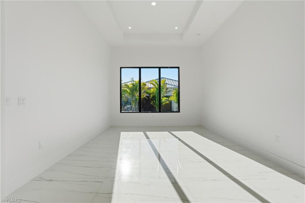 Empty room, Interior, Marble, Recessed Lighting