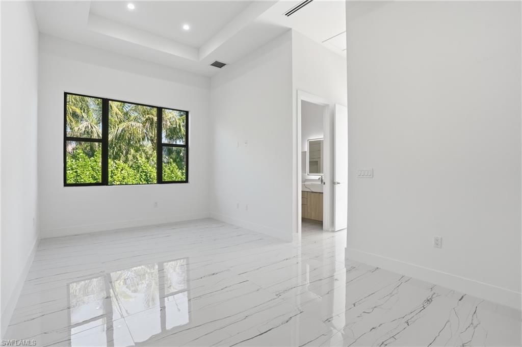 Empty room, Interior, Marble, Recessed Lighting