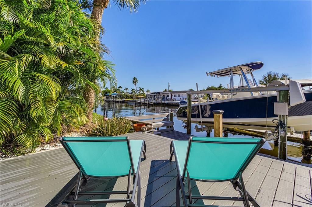 Exterior, Pool, Water