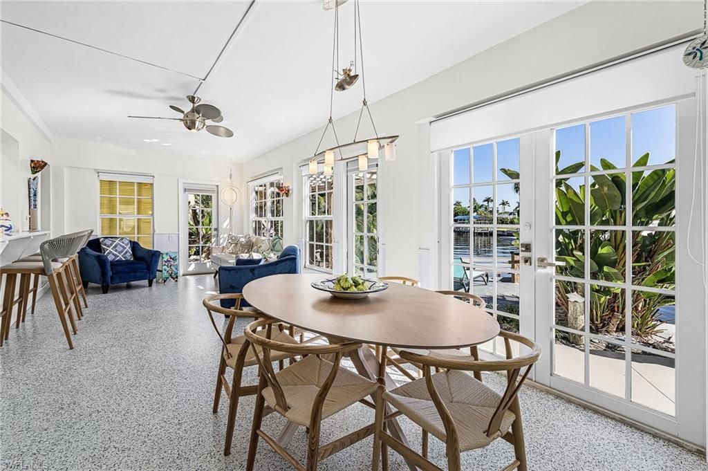 Dining room, Interior, Pendant Lights