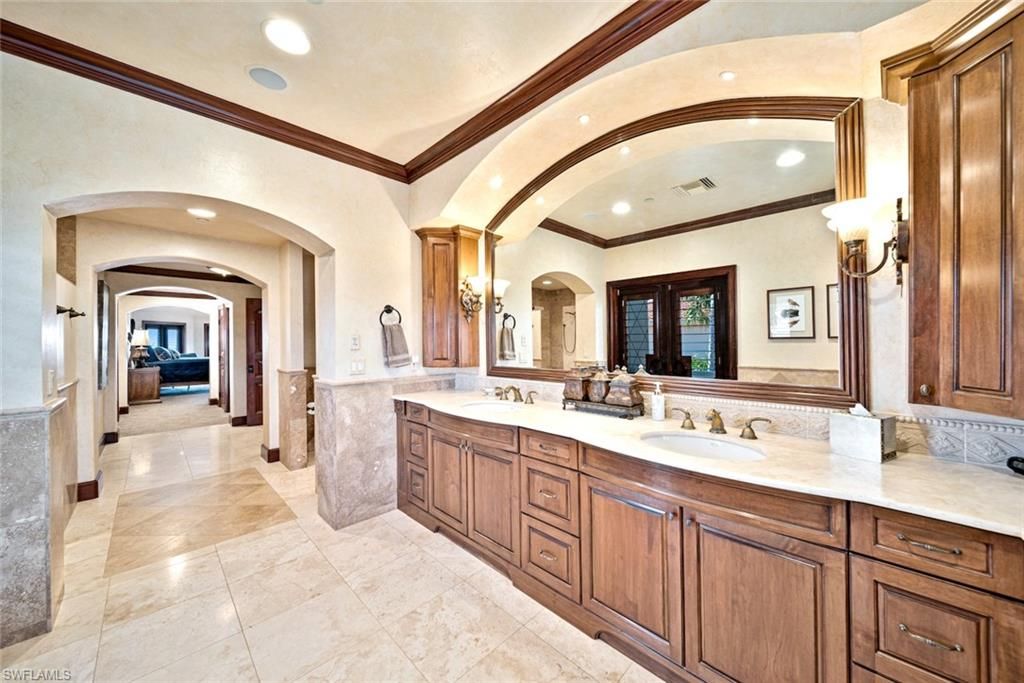 Bathroom, Dual Sink Vanities, Interior, Recessed Lighting