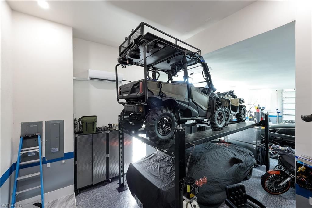 Fitness Equipment, Interior, Recessed Lighting