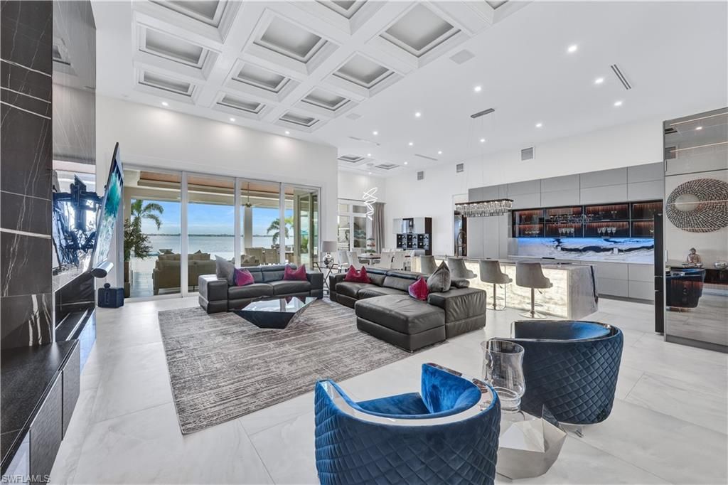 Interior, Living room, Marble, Pendant Lights, Recessed Lighting, Water