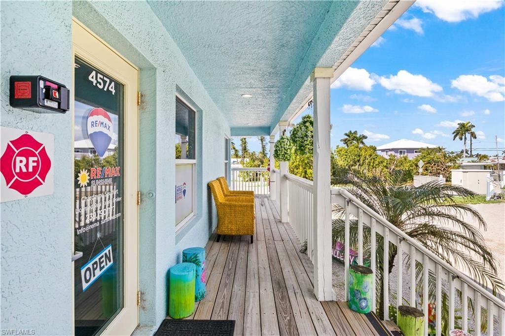 Exterior, Wood Texture Flooring