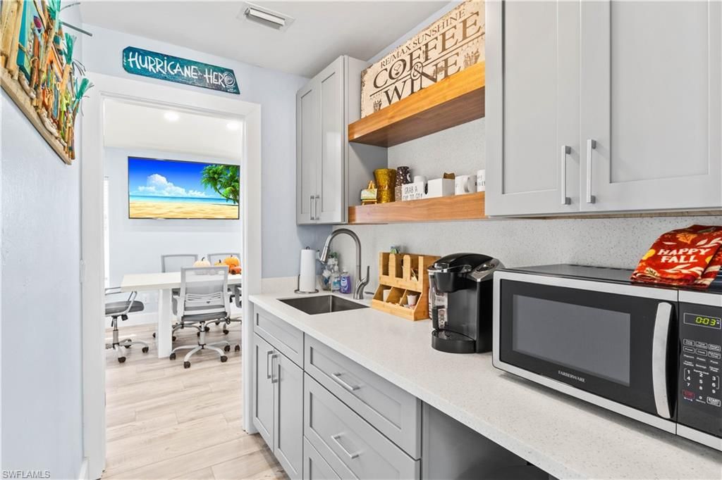 Dining room, Interior, Kitchen, Recessed Lighting, Wood Texture Flooring