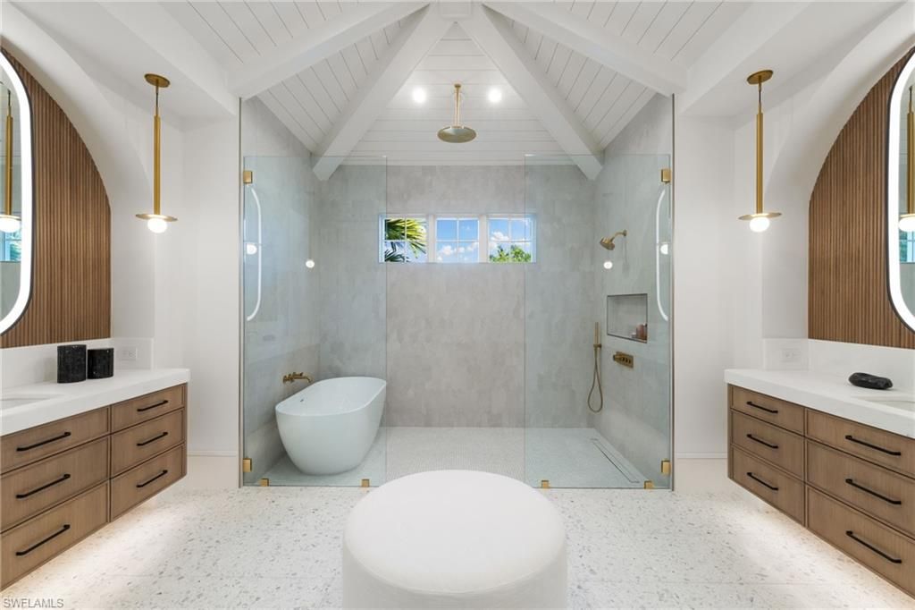 Bathroom, Free Standing Baths, Glass Shower, Interior, Pendant Lights, Recessed Lighting