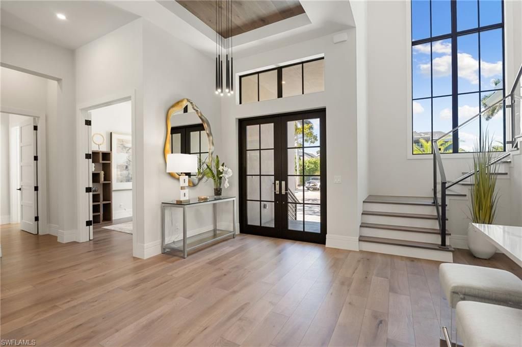 Interior, Pendant Lights, Recessed Lighting, Wood Texture Flooring