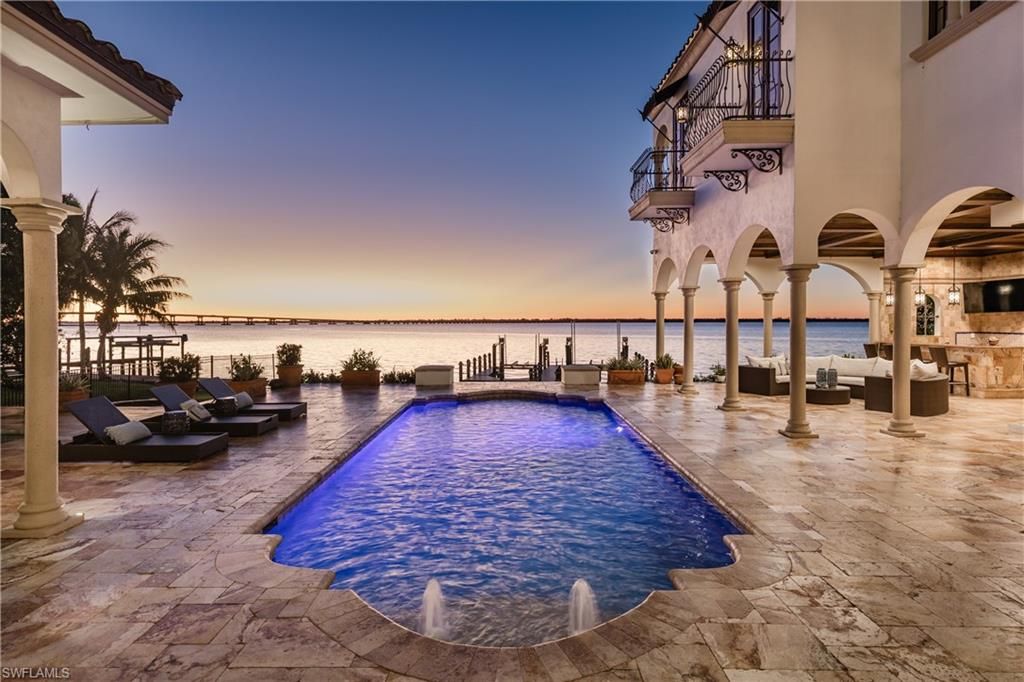 Exterior, Pool, Water