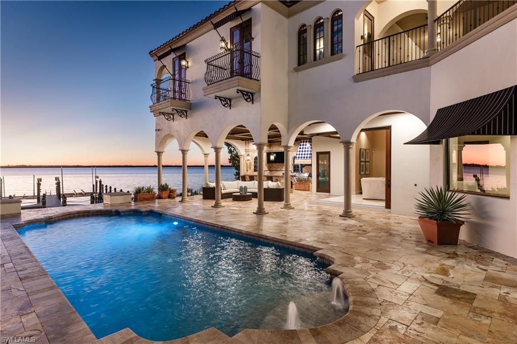 Exterior, Pool, Water