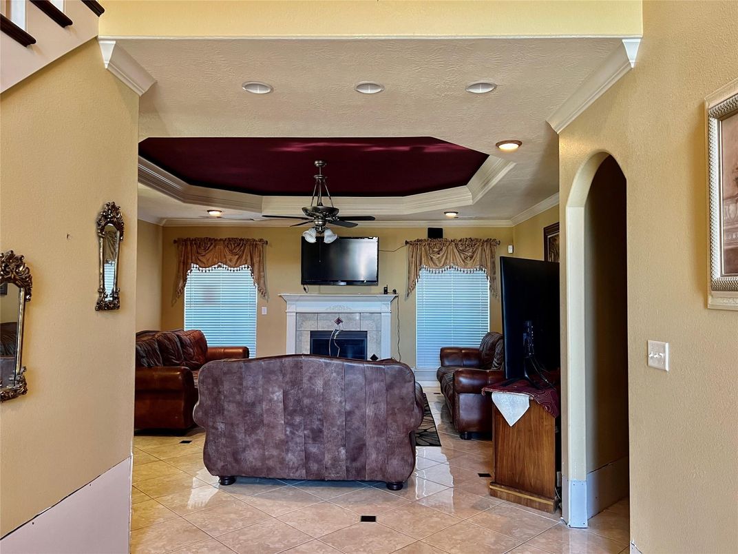 Fireplace, Interior, Living room, Recessed Lighting