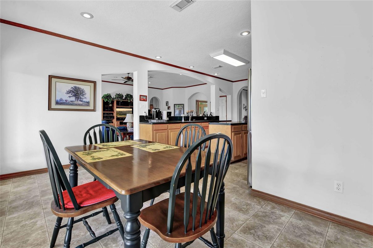 Dining room, Interior, Recessed Lighting