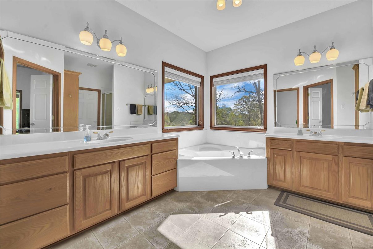 Bathroom, Dual Sink Vanities, Interior
