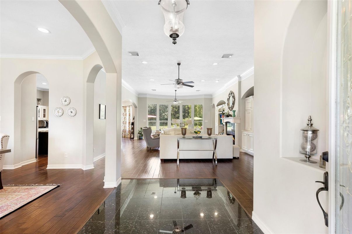 Interior, Living room, Recessed Lighting, Wood Texture Flooring