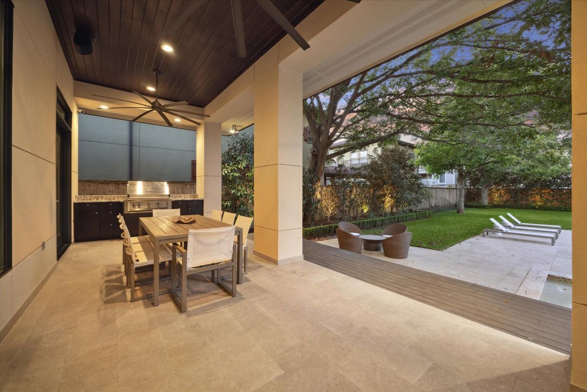 Exterior, Outdoor Kitchen