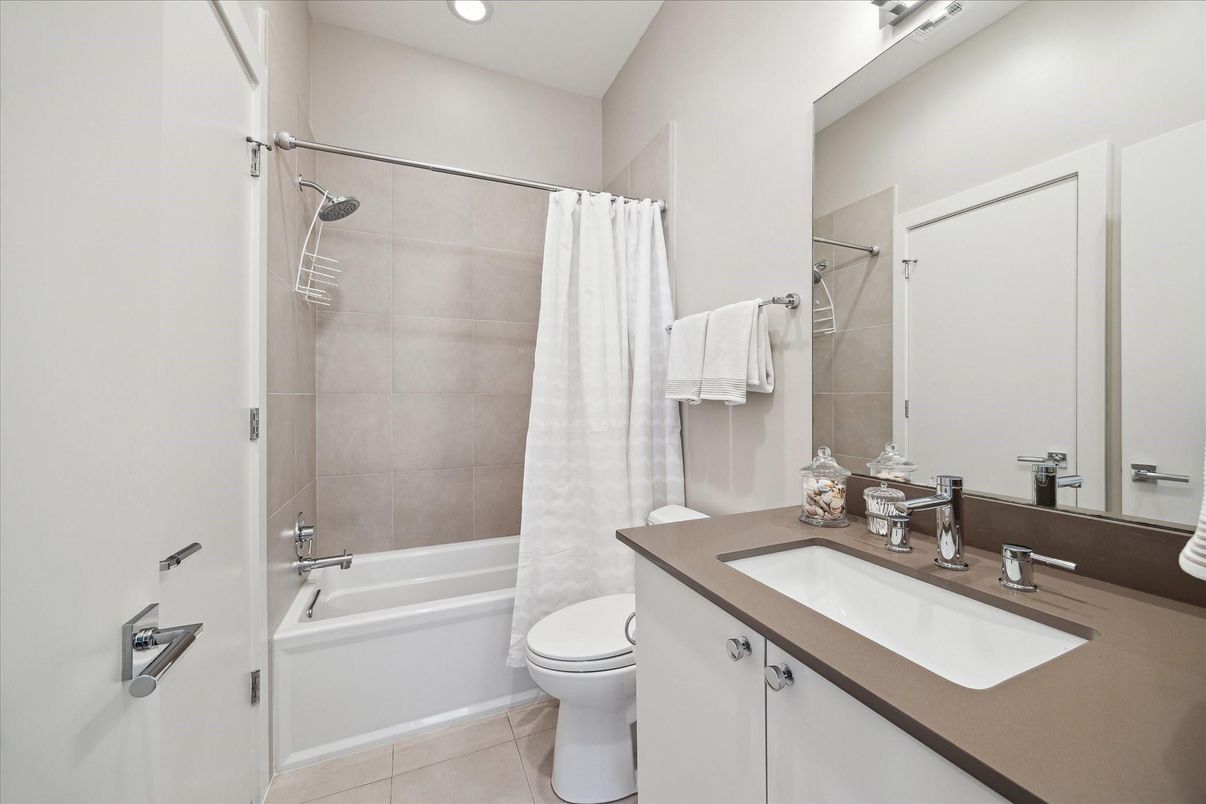 Bathroom, Interior, Recessed Lighting