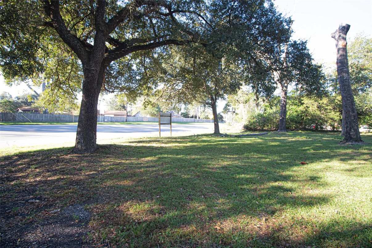 Exterior, Tennis Courts