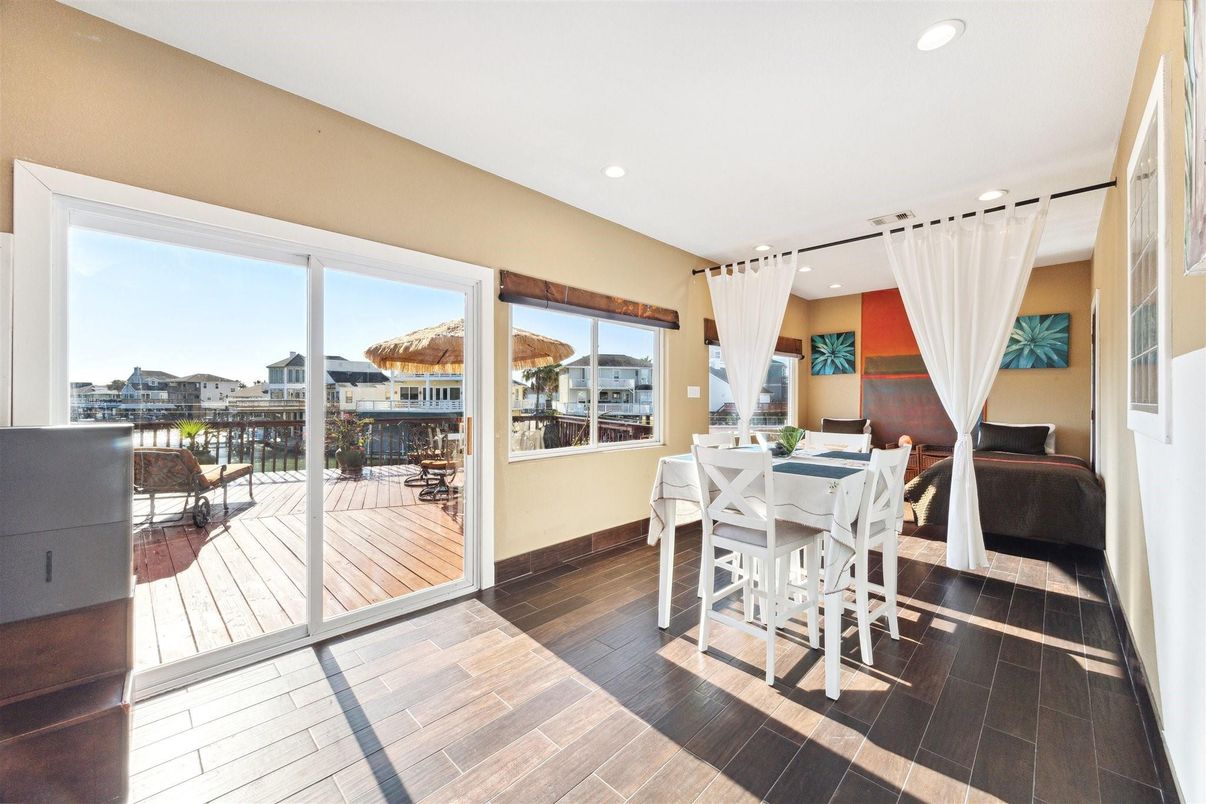 Dining room, Interior, Recessed Lighting, Wood Texture Flooring