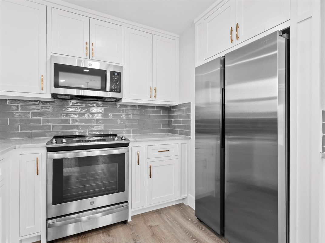 Interior, Kitchen, Stainless Steel Appliances, Wood Texture Flooring