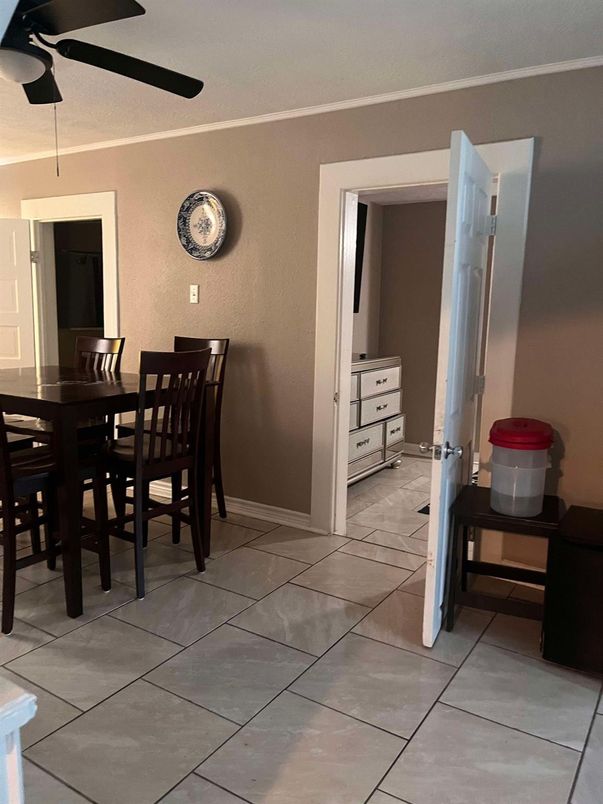 Dining room, Interior