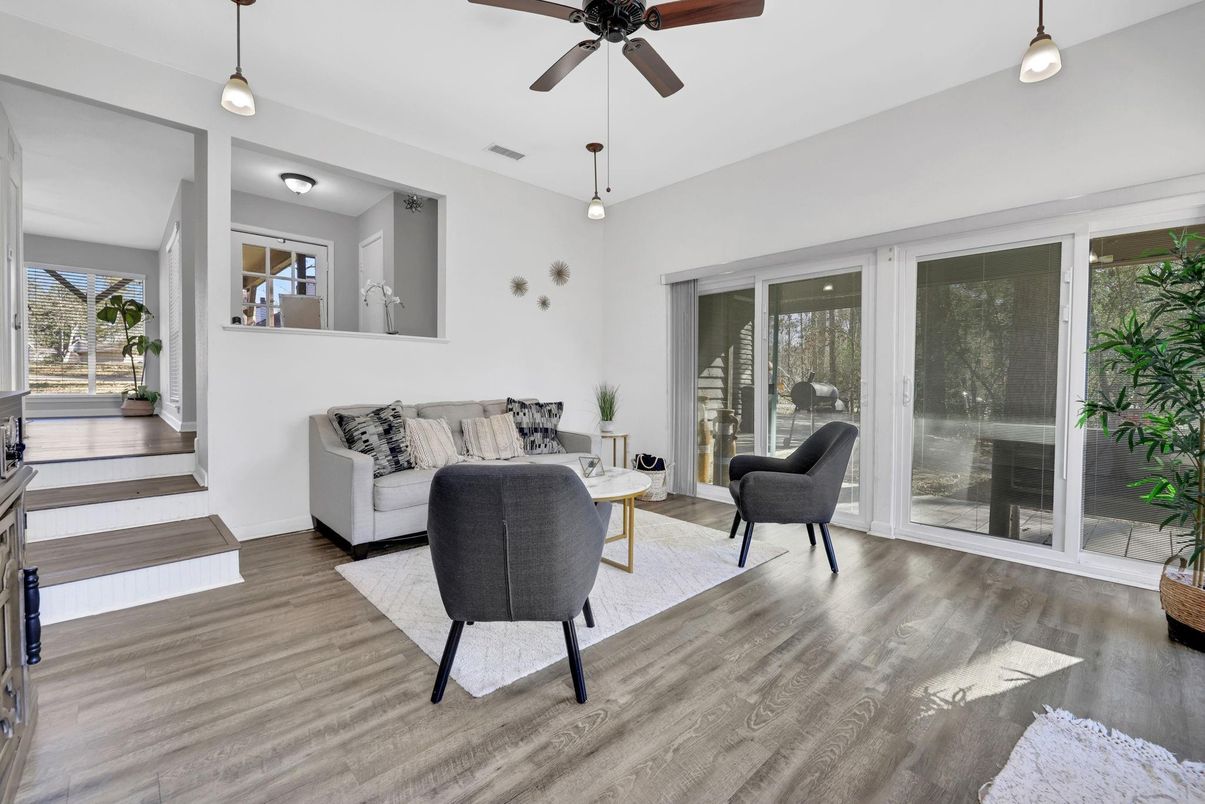 Interior, Living room, Pendant Lights, Wood Texture Flooring