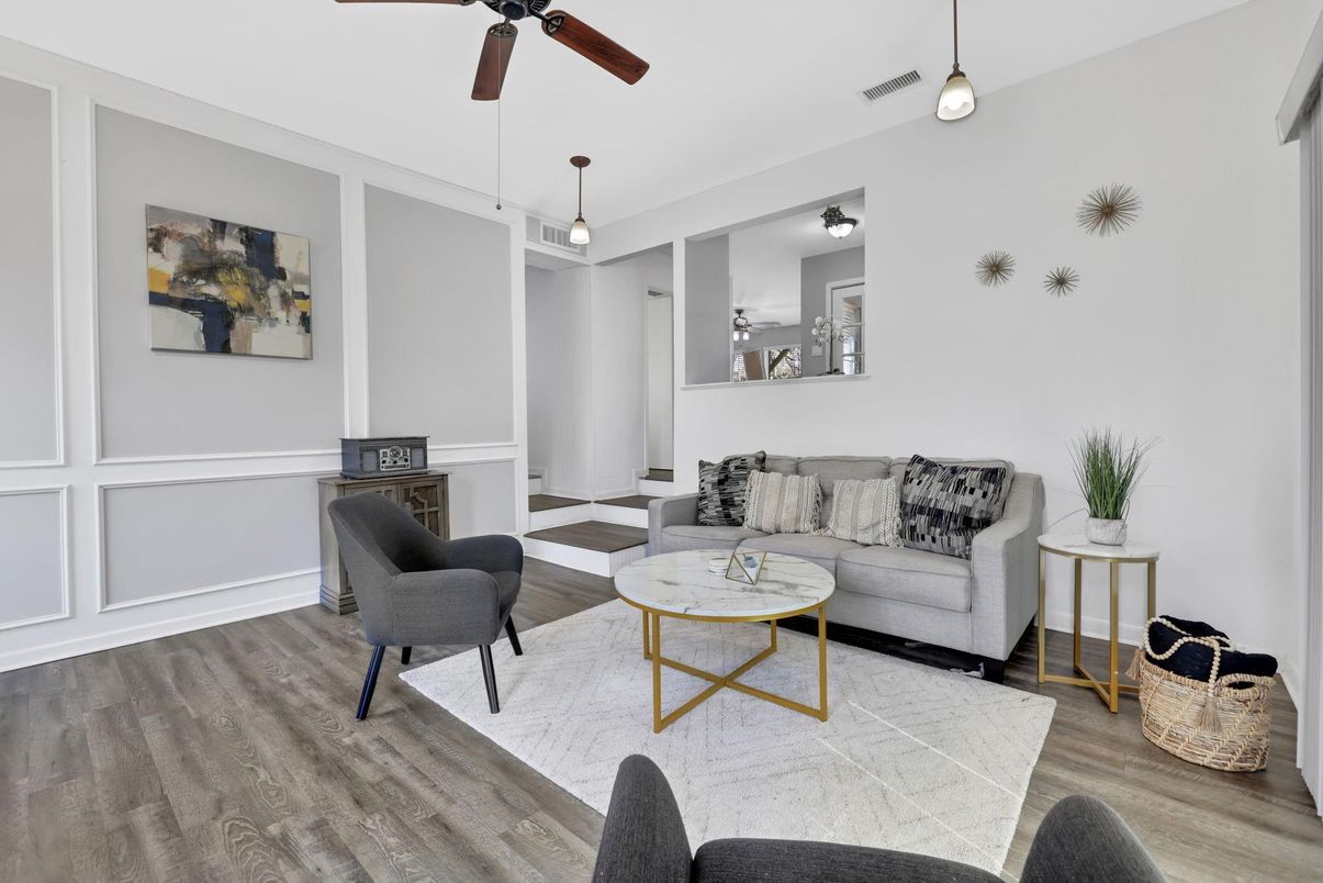 Interior, Living room, Pendant Lights, Wood Texture Flooring