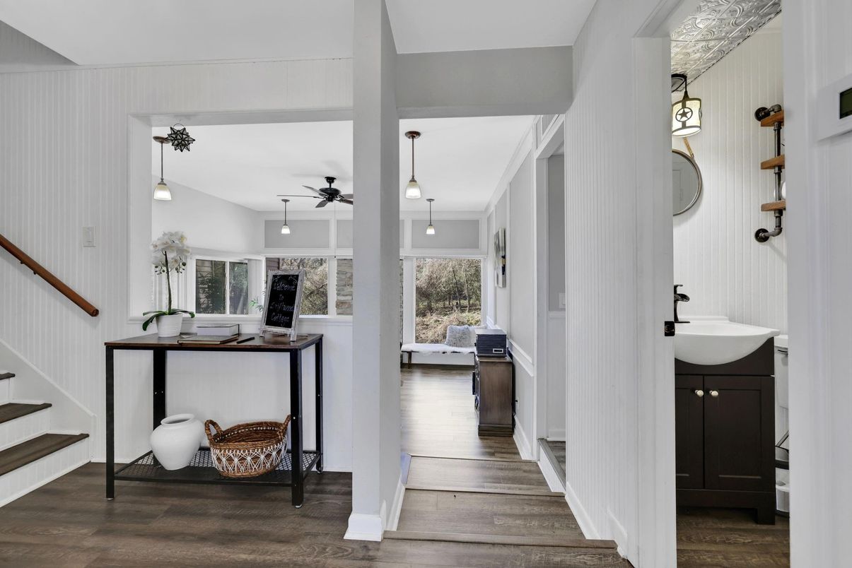 Interior, Pendant Lights, Wood Texture Flooring