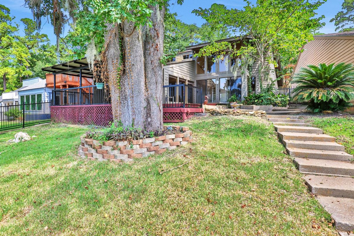 Backyard, Exterior, Hot Tub