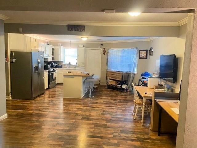 Dining room, Interior, Kitchen, Stainless Steel Appliances, Wood Texture Flooring
