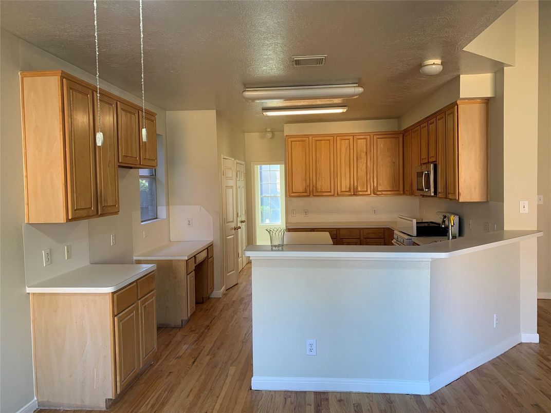 Interior, Kitchen, Pendant Lights, Wood Texture Flooring