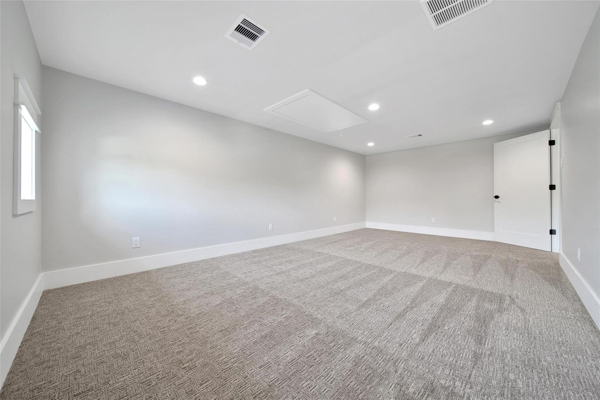 Empty room, Interior, Recessed Lighting