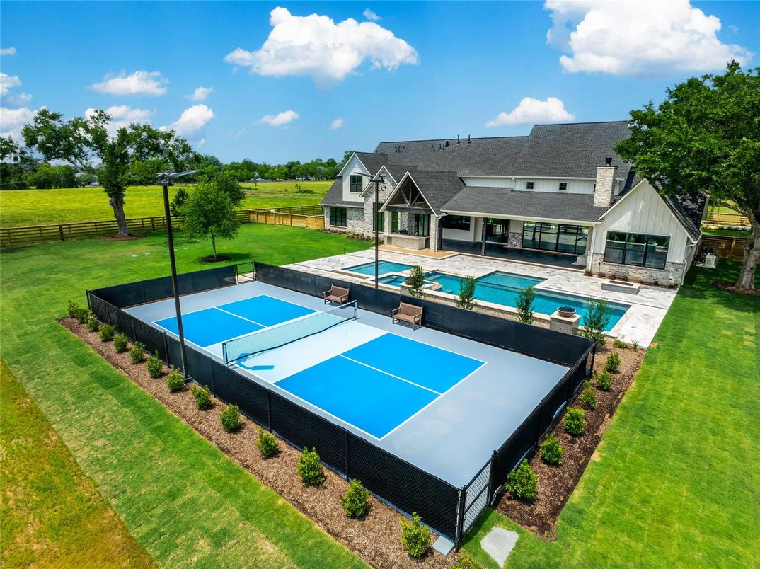 Exterior, Tennis Courts