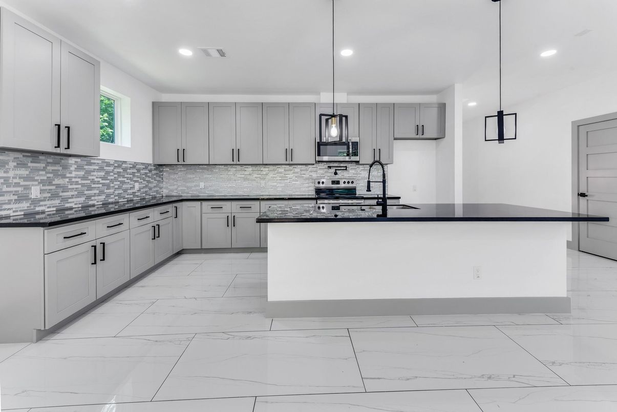 Interior, Kitchen, Marble, Pendant Lights, Recessed Lighting