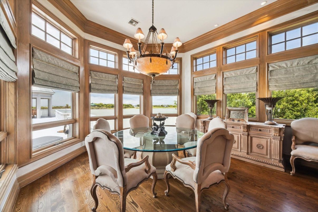Chandelier, Dining room, Interior, Recessed Lighting, Water, Wood Texture Flooring