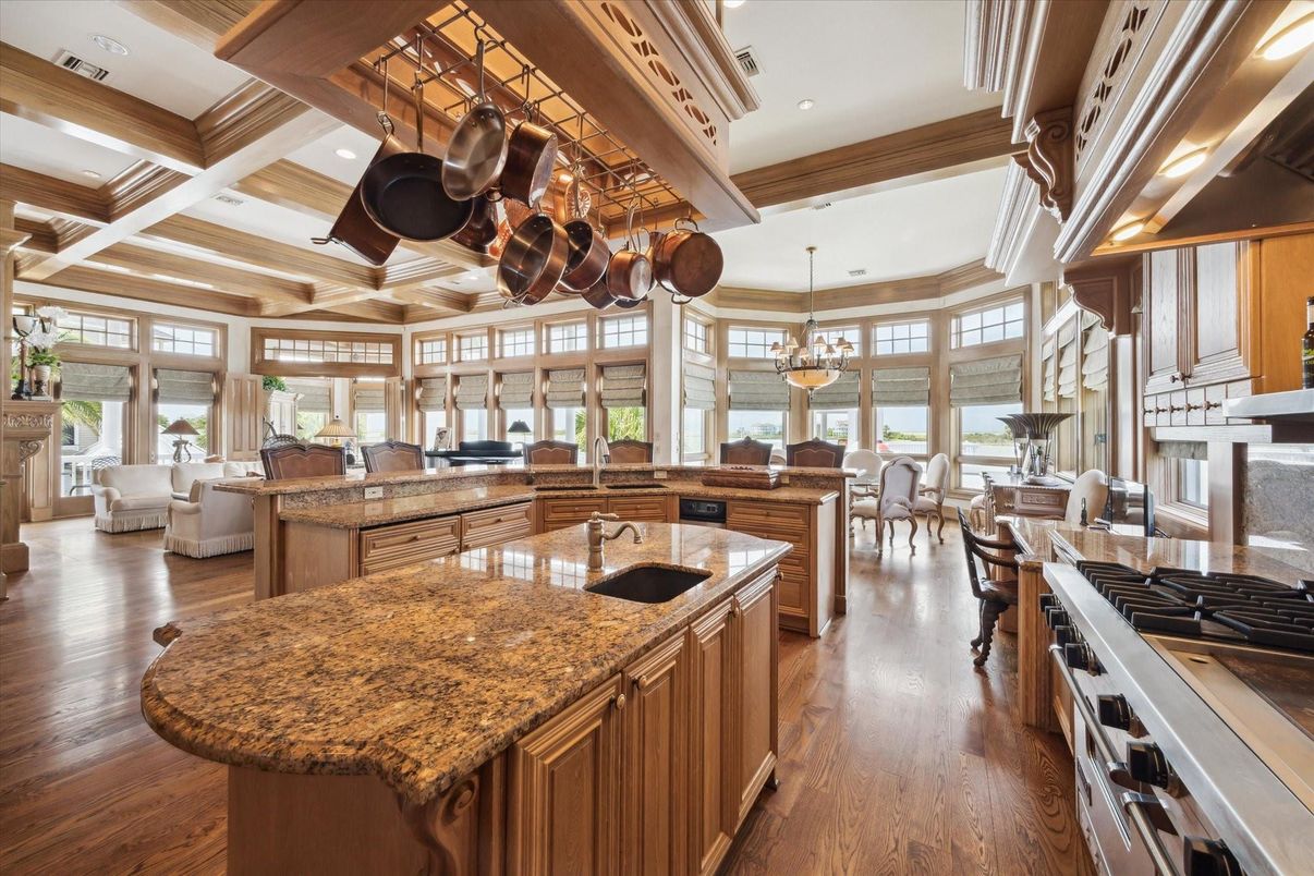 Dining room, Interior, Kitchen, Living room, Pendant Lights, Recessed Lighting, Stainless Steel Appliances, Wood Texture Flooring