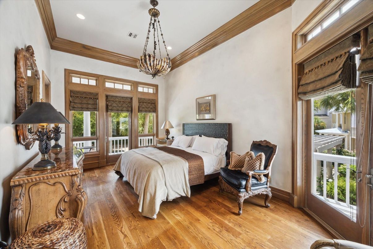 Bedroom, Interior, Pendant Lights, Recessed Lighting, Wood Texture Flooring