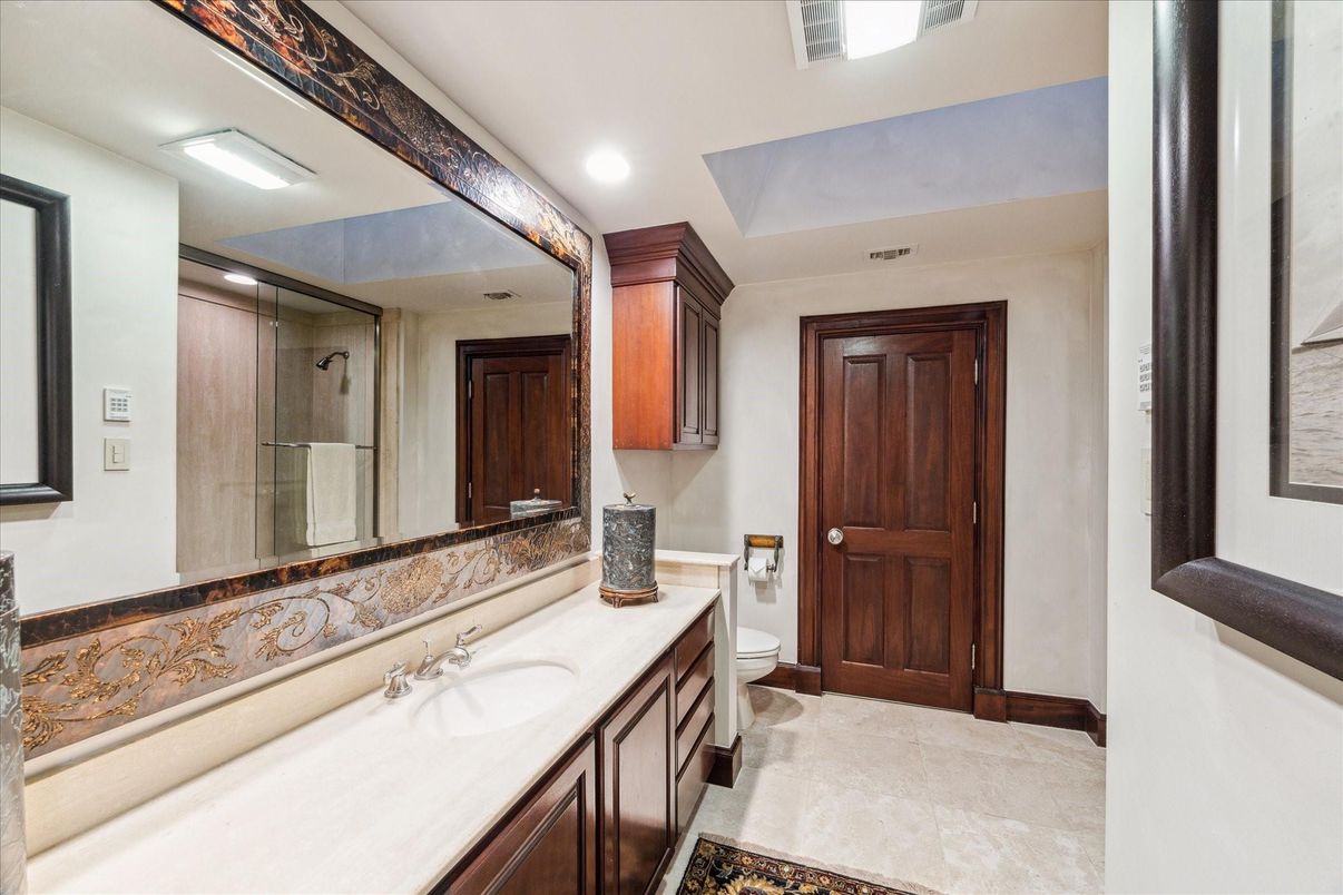Bathroom, Interior, Recessed Lighting
