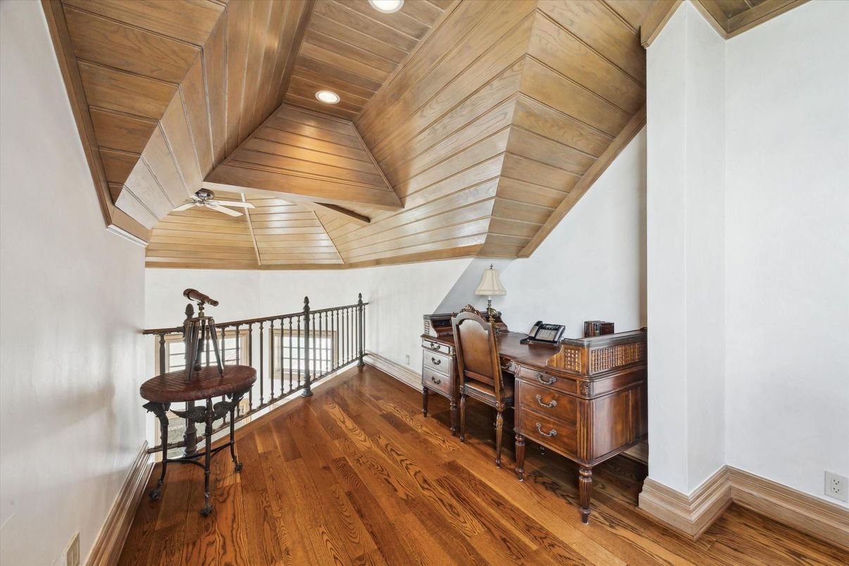 Home Office, Interior, Recessed Lighting, Wooden Ceilings, Wood Texture Flooring