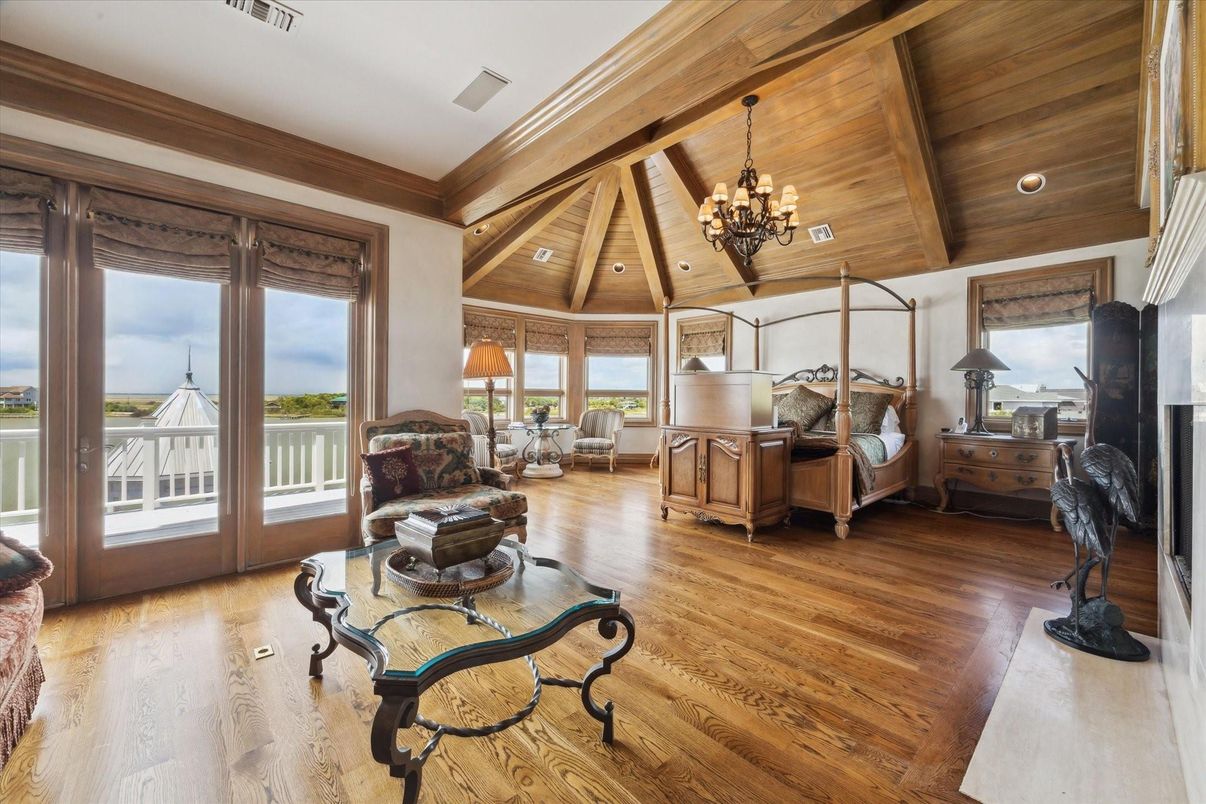 Chandelier, Interior, Living room, Recessed Lighting, Wooden Beams, Wooden Ceilings, Wood Texture Flooring